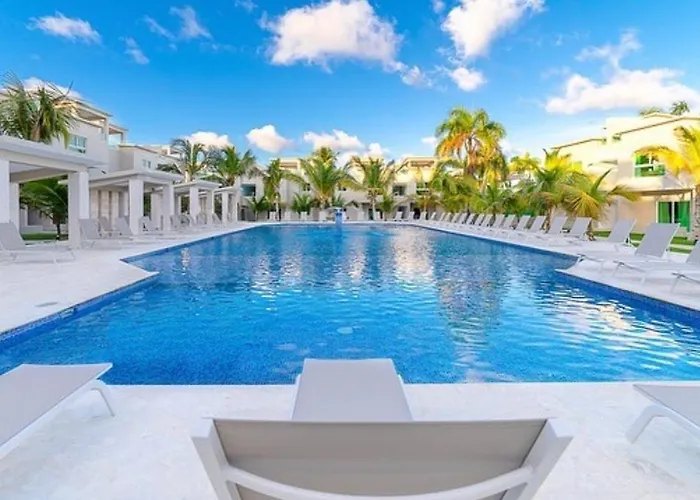 Playa Palmera Beach Resort